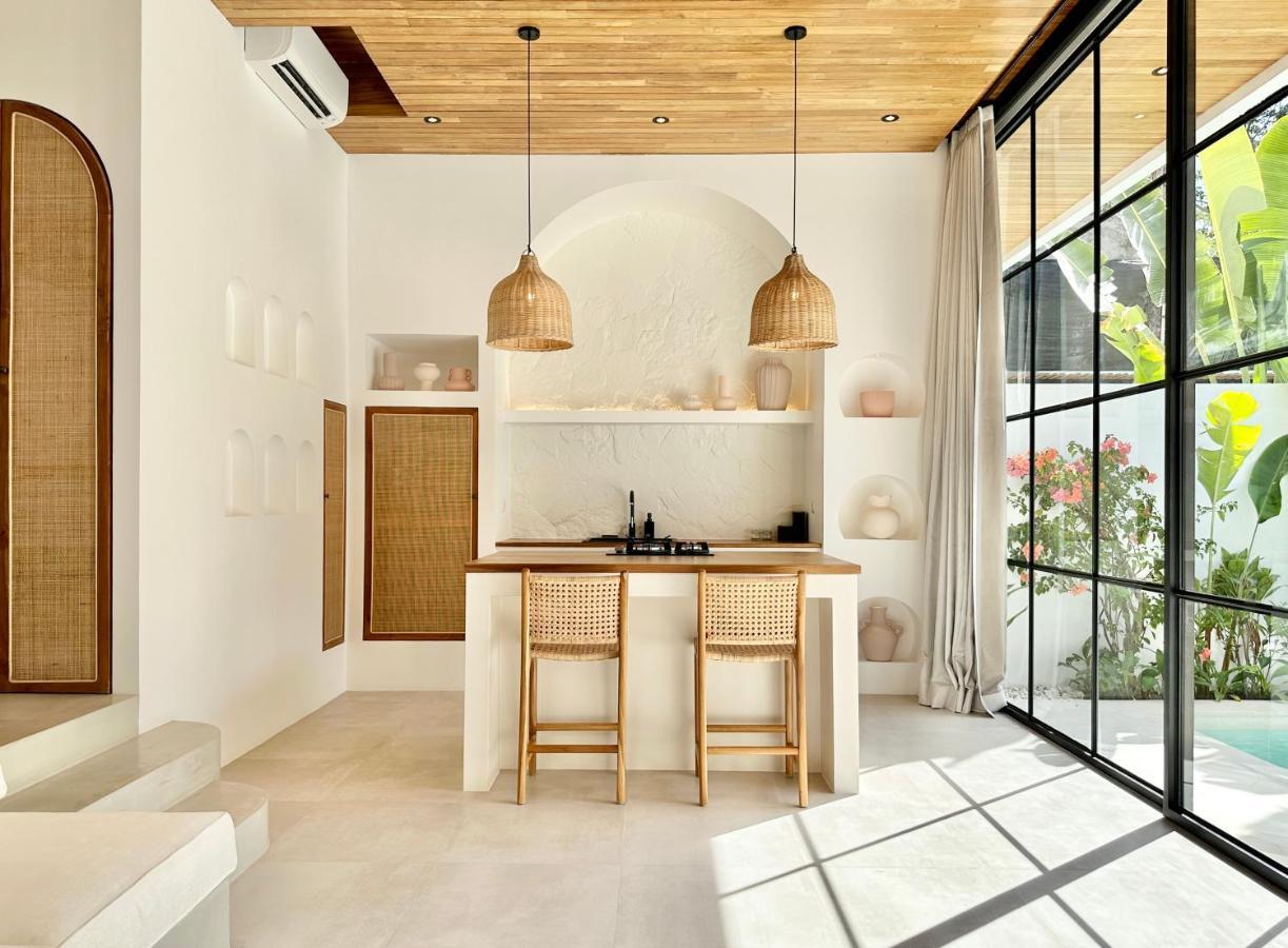 The Suites By The Young Villas Uluwatu  Exterior photo